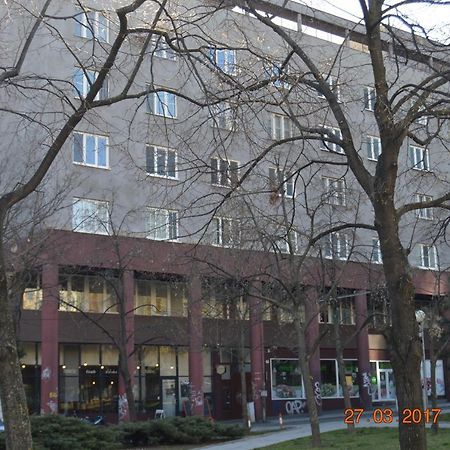 Apartment Accommodation Up To 17 Bratislava Exteriör bild