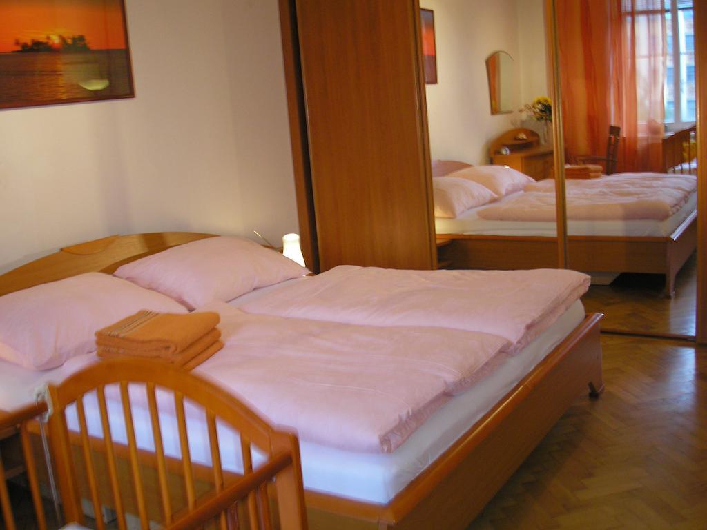 Apartment Accommodation Up To 17 Bratislava Rum bild