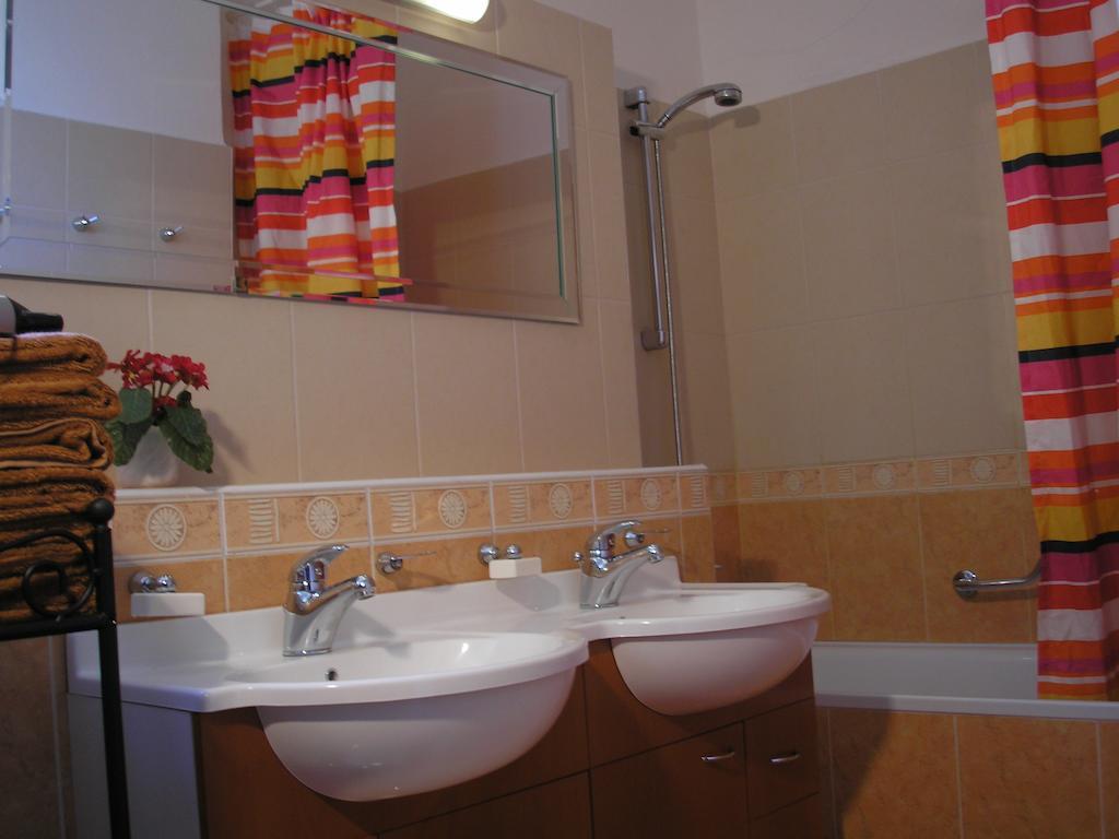 Apartment Accommodation Up To 17 Bratislava Rum bild