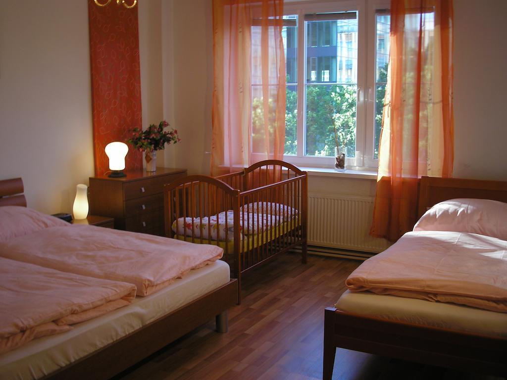 Apartment Accommodation Up To 17 Bratislava Rum bild