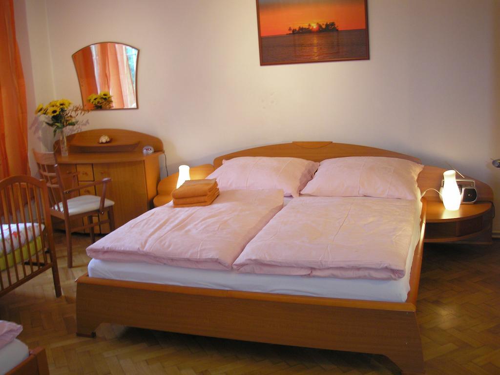 Apartment Accommodation Up To 17 Bratislava Rum bild