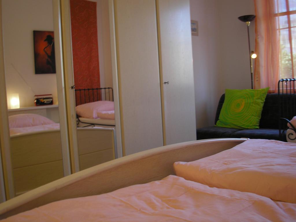 Apartment Accommodation Up To 17 Bratislava Exteriör bild
